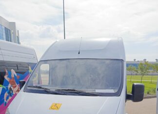 Новый автобус получила спортшкола в Туапсинском районе