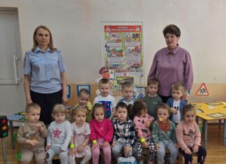 В Туапсе сотрудники ГАИ провели занятия в детском саду