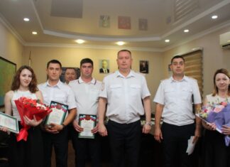 Начальник отдела МВД по Туапсинскому району поздравил сотрудников подразделения с праздником