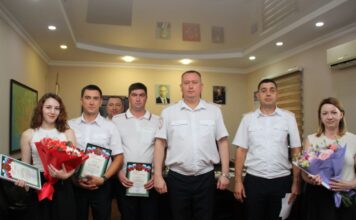 Начальник отдела МВД по Туапсинскому району поздравил сотрудников подразделения с праздником