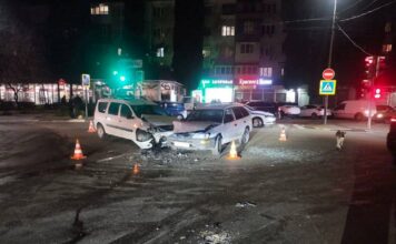 В Туапсе в ДТП пострадали два человека