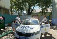 В Туапсе автоинспекторы провели занятия в детском саду